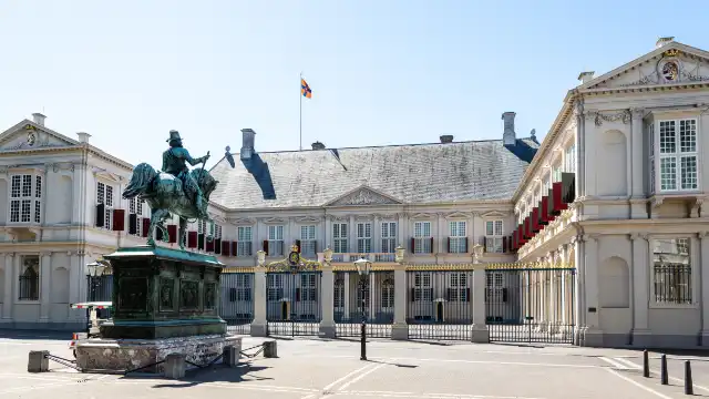Hotels near Noordeinde Palace