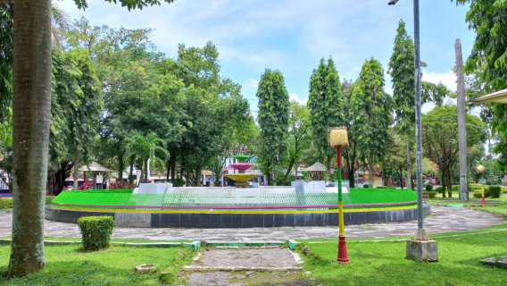 Alun-Alun Kabupaten Ngawi