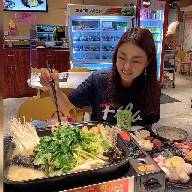 《粉嶺抵食烤魚雞煲放題》