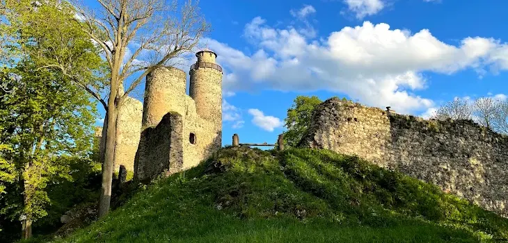 Sukoslav Castle