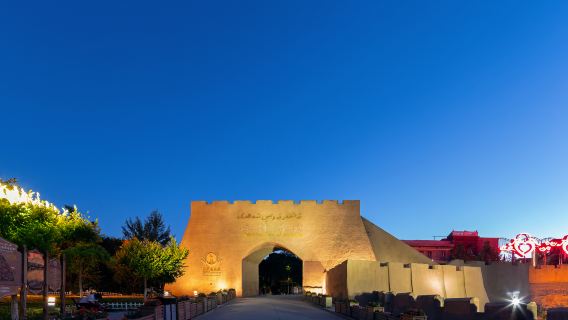 喀什古城+高台民宅+清真寺+香妃園+喀什崑崙塔一日遊、徒步遊覽