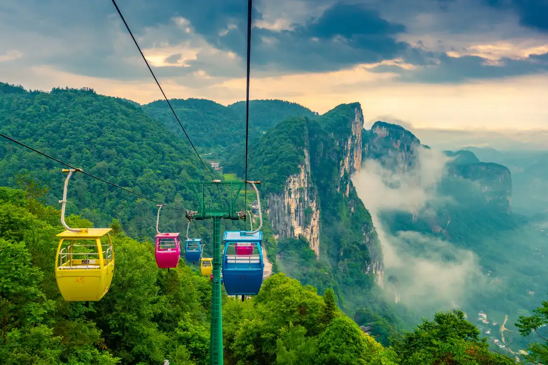 Hotels near Enshi Yunding Scenic Area (Yellow Crane Peak Forest)