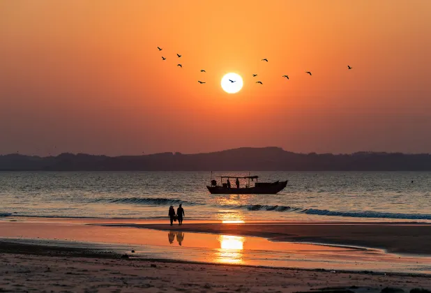 Отели с услугой бассейном в г. Дунсин