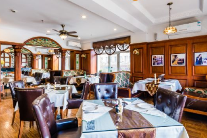 MAN ZHOU LI FAN DIAN NI JI JIN CAN TING