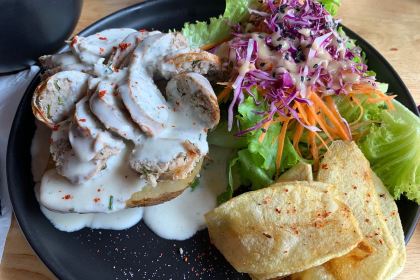 Dyen Sabai Restaurant and Bar