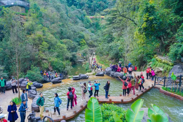 River Trekking in Qingyuan