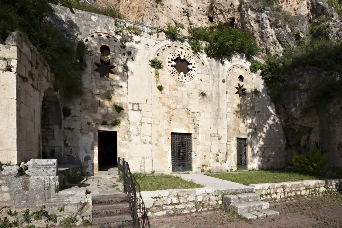 Hotels near Eglise Saint-Pierre