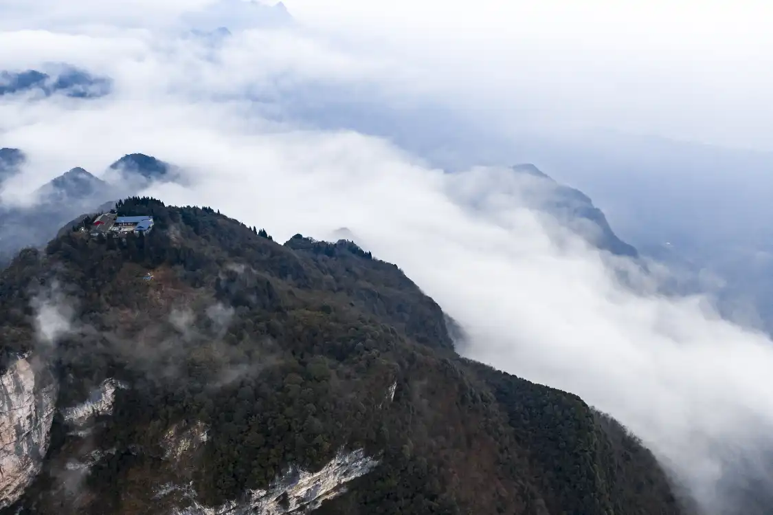첸위안산 주변 호텔