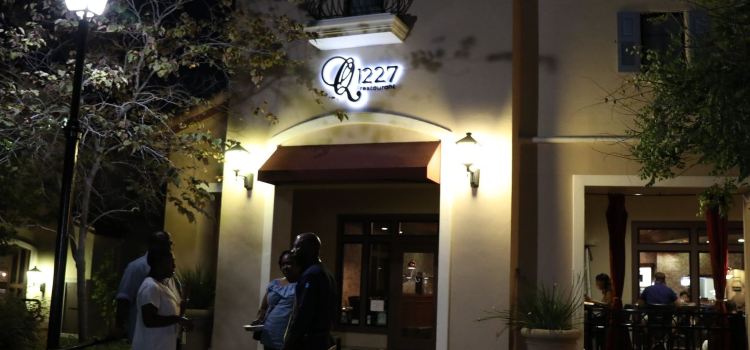 Q1227 Restaurant