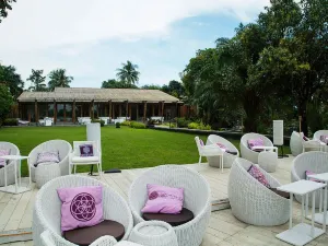Seeds Restaurant & Lounge