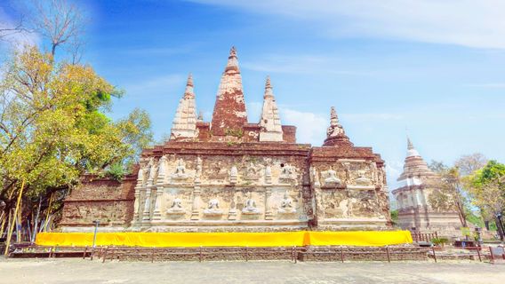 Wat Jedyod Royal Temple Wat Chet Yod Phra Aram Luang