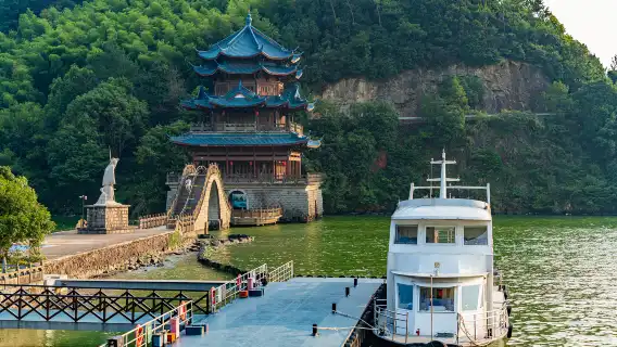 桐廬旅遊規劃+富春江嚴子陵釣台+大奇山+蘆茨村導遊景區導覽【桐廬景點自由搭配小眾旅遊免費旅遊規劃飯店】