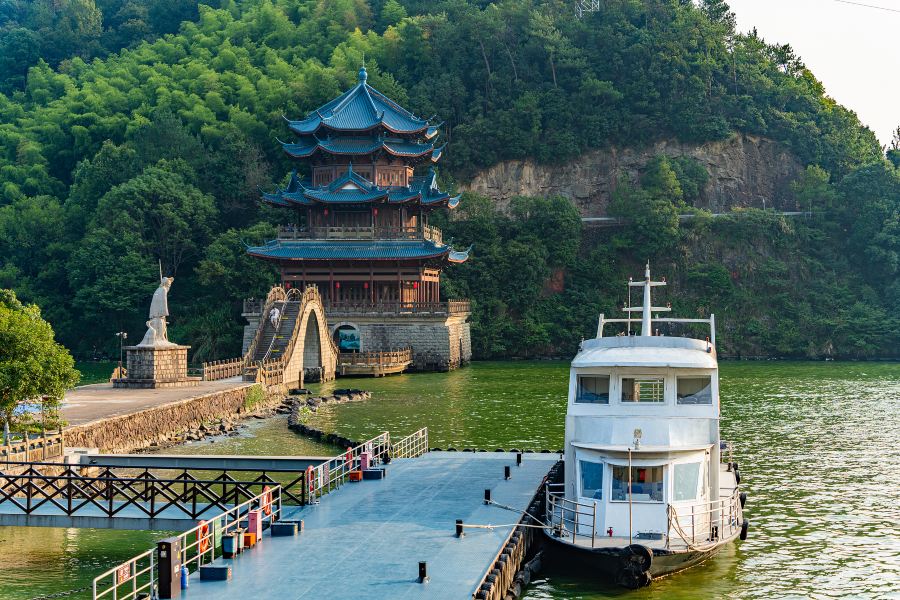 嚴子陵釣台景區