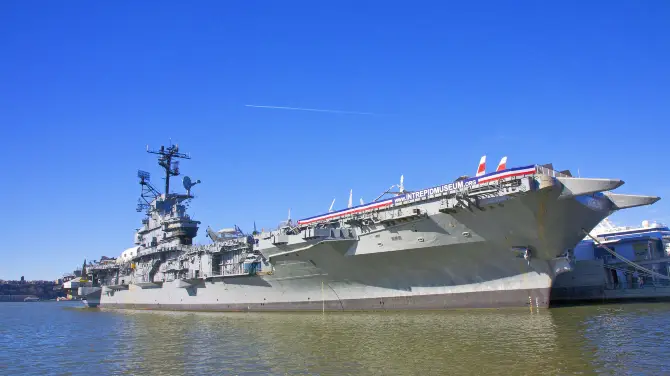 1_Intrepid Museum