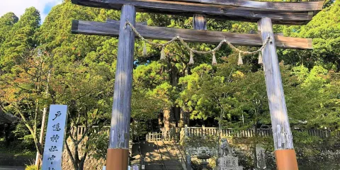 戶隱神社
