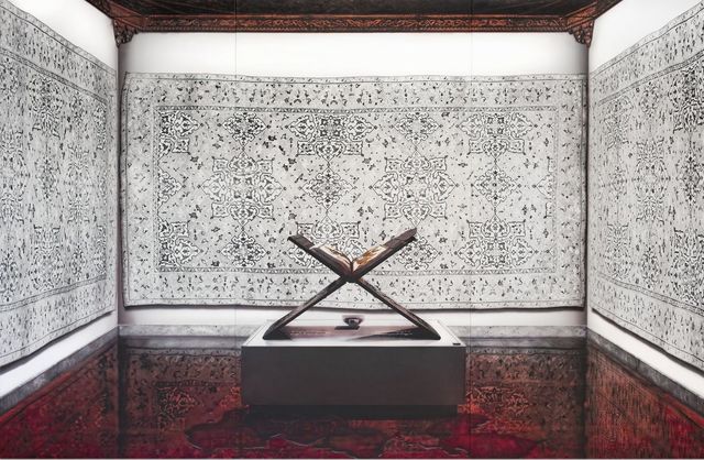 《歷史就在標題裏》法裏巴·哈賈馬迪個展 | UCR ARTS