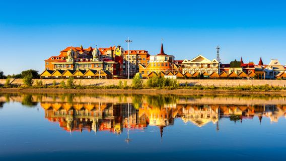 China-Russia Old Wharf Style Street