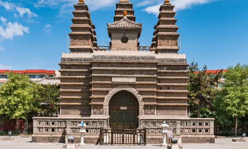 Five Pagoda Temple