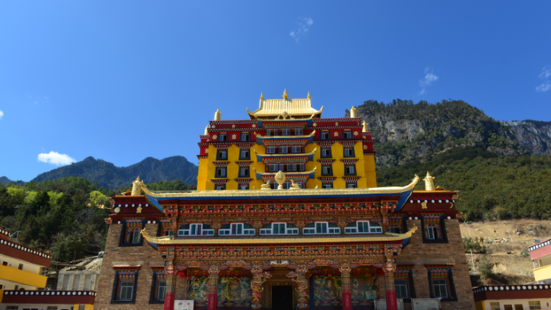 木里大寺曾是康巴藏区规模最大的黄教喇嘛寺庙之一，在藏区具有特