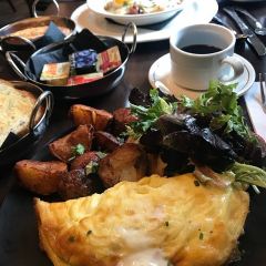 Louise Taverne & Bar à Vin ảnh của người dùng
