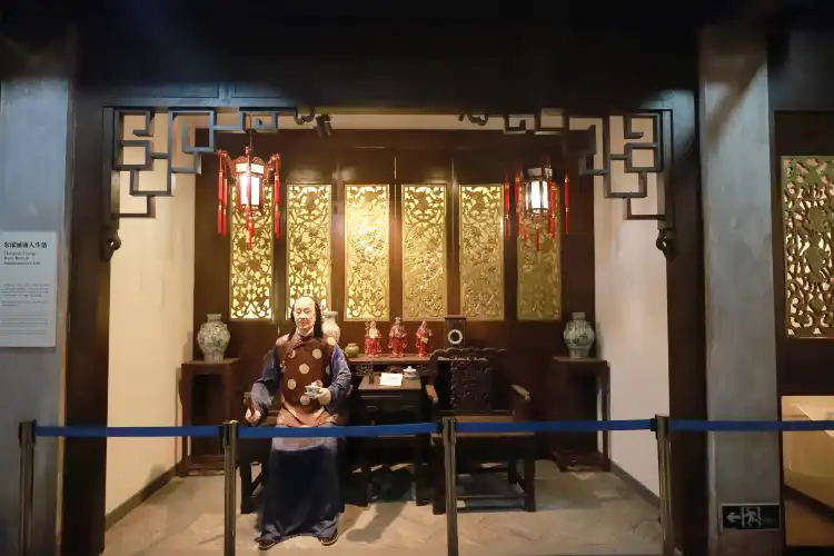 Hotels near Donghaochong Museum