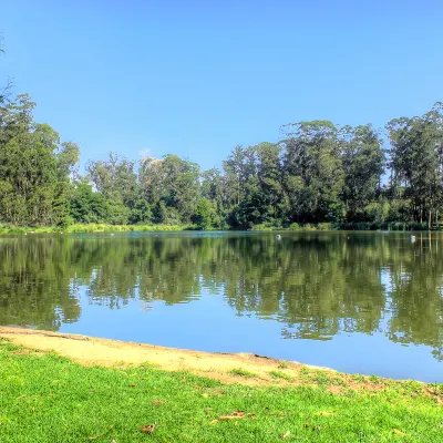 Отели рядом с достопримечательностью «Church of Our Lady of Remedies»