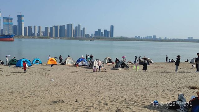 Wuhu Dalongwan Beach Scenic Area