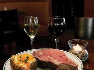 Mac's Bar & Grill