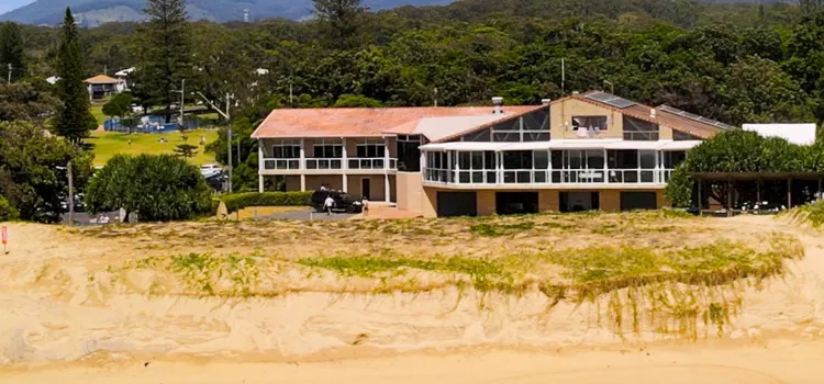 Surf Club Restaurant & Bar