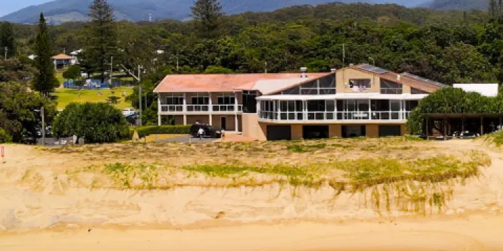 Surf Club Restaurant & Bar
