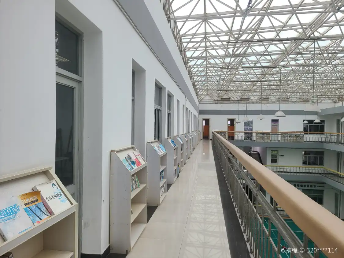 Hotels near Caoluzhen Library (yangguangyuanfenguan)