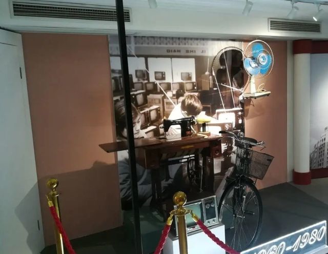 愛上海憶生活改革開放四十年主題展 | 南京路步行街