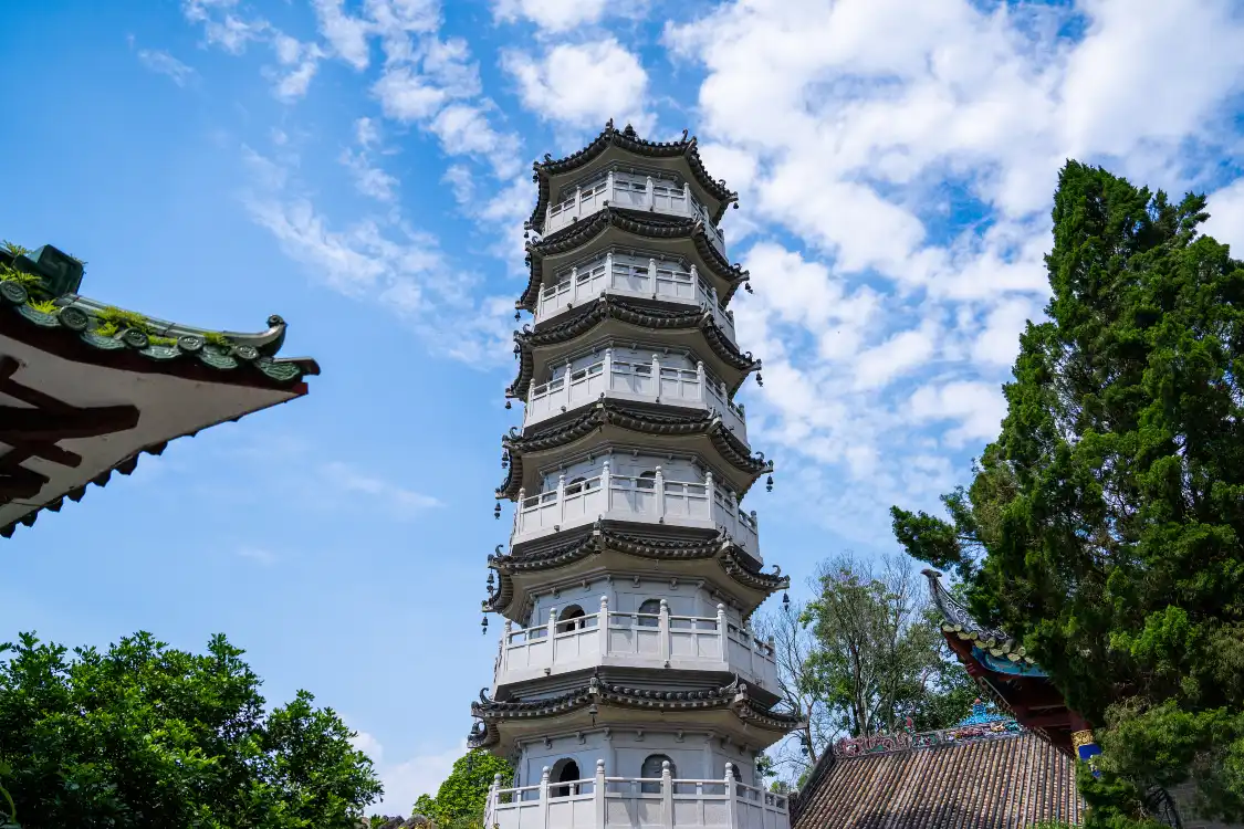 Các khách sạn gần Sixth Patriarch Hometown Tourism Holiday Resort Longshan Culture Scenic Area