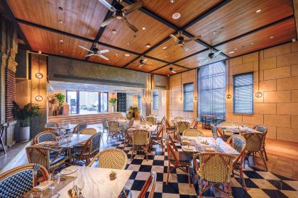 ROOF 325 RESTAURANT&BAR