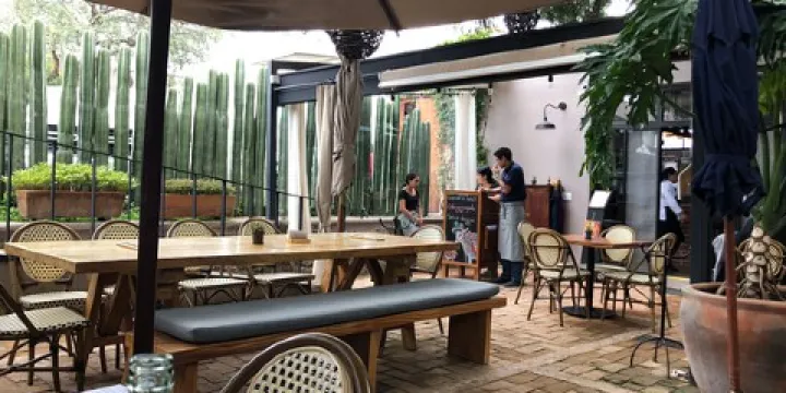 El Vergel Bistro & Market