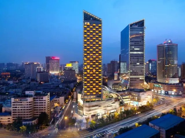 仁恆置地廣場