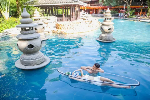 Jiuquwan Hot Spring