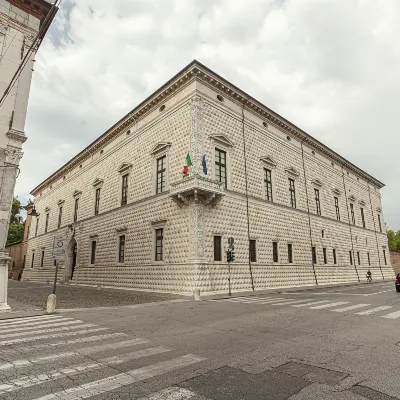 Piazza del Municipio周辺のホテル