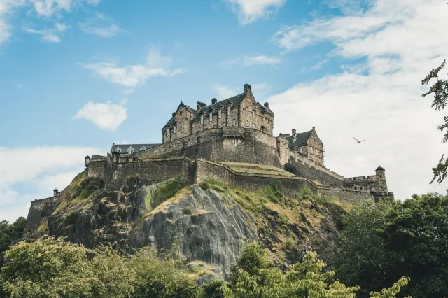 Im Edinburgh Castle gibt es viele