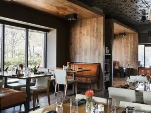 FLINT Kitchen & Bar