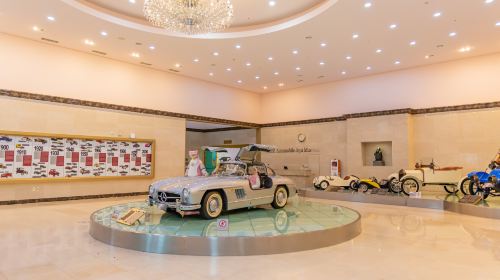 World Automobile & Piano Museum