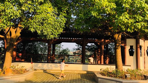 Lucheng Park (Northwest Gate)