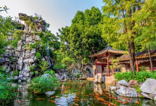 清暉園博物館周辺のホテル