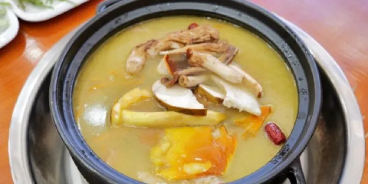 阿媽菌香園土雞火鍋（大洛水瀘沽湖店）