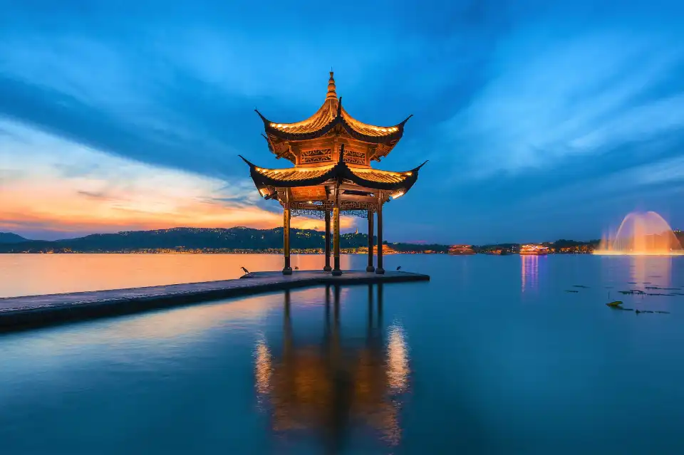 4_West Lake