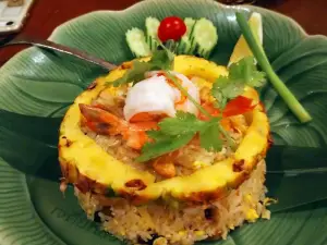 Thai Restaurant & Cafe Chedi Luang Kitahorie
