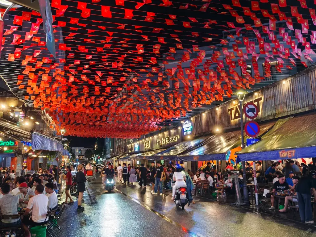 Hue Walking Street