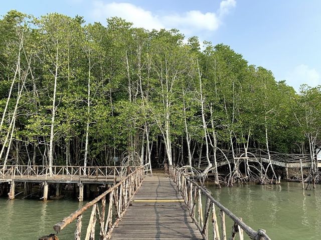 หาดทรายดำ ตราด