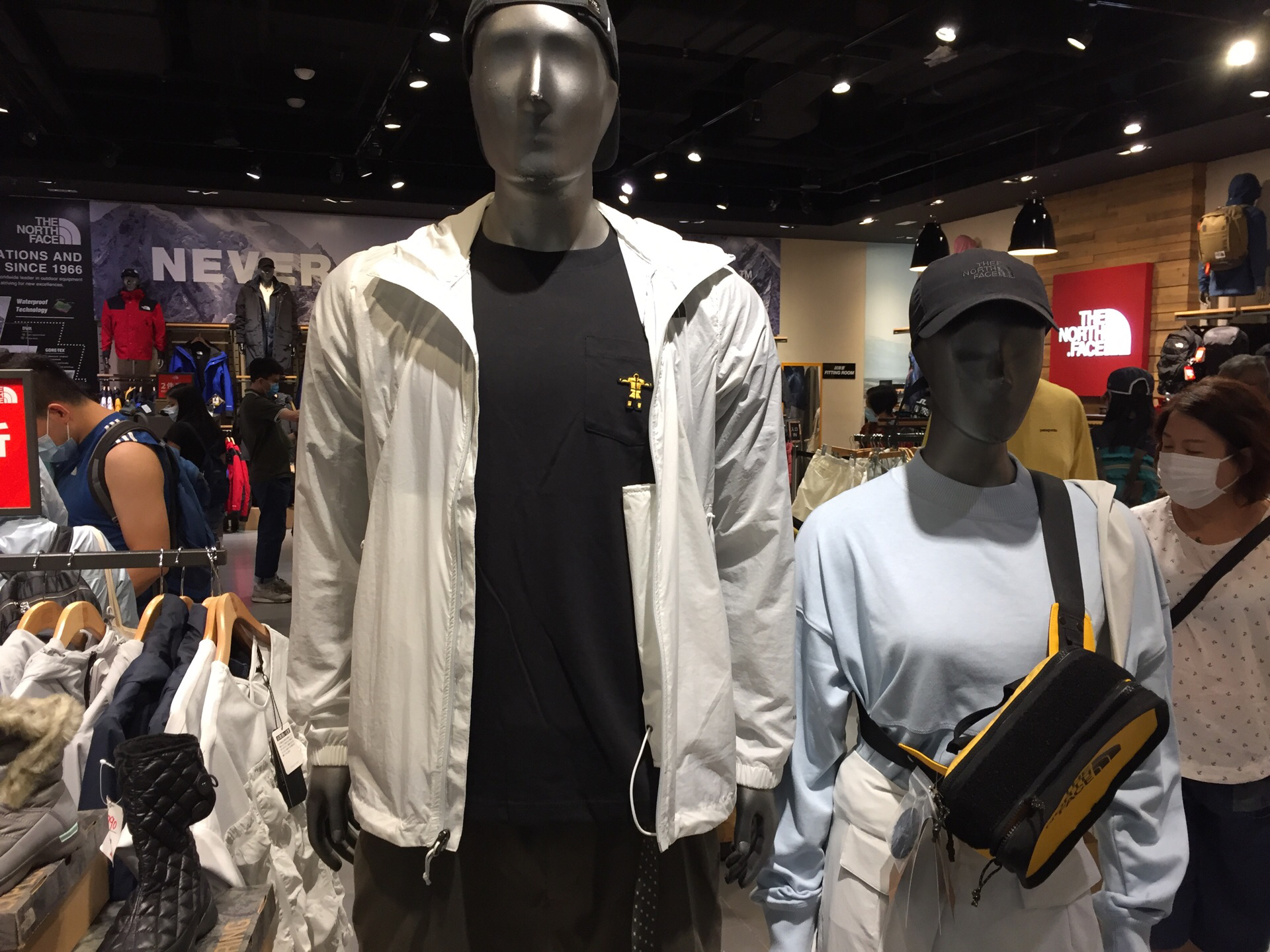 Shopping itineraries in The North Face Outlet in March updated in