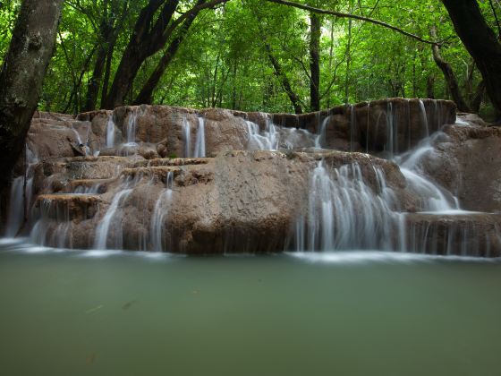 Tat Sae Waterfalls